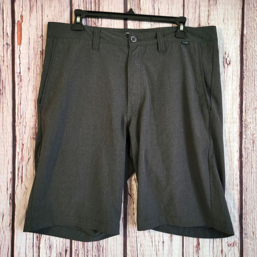 Travis Mathew 34 Gray Golf Shorts Lightweight Stretch Polyester Elastane Mens